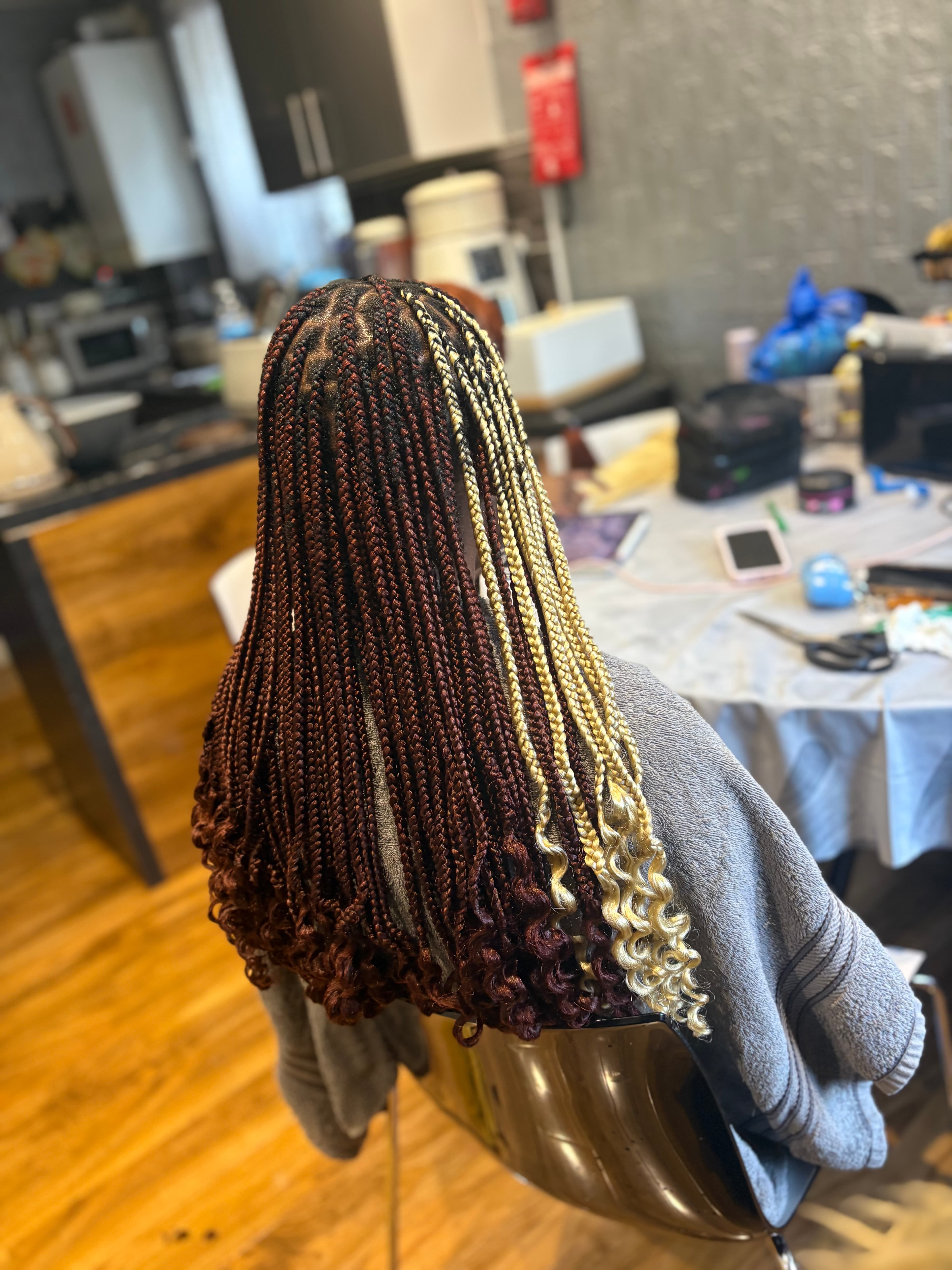 Knotless braids